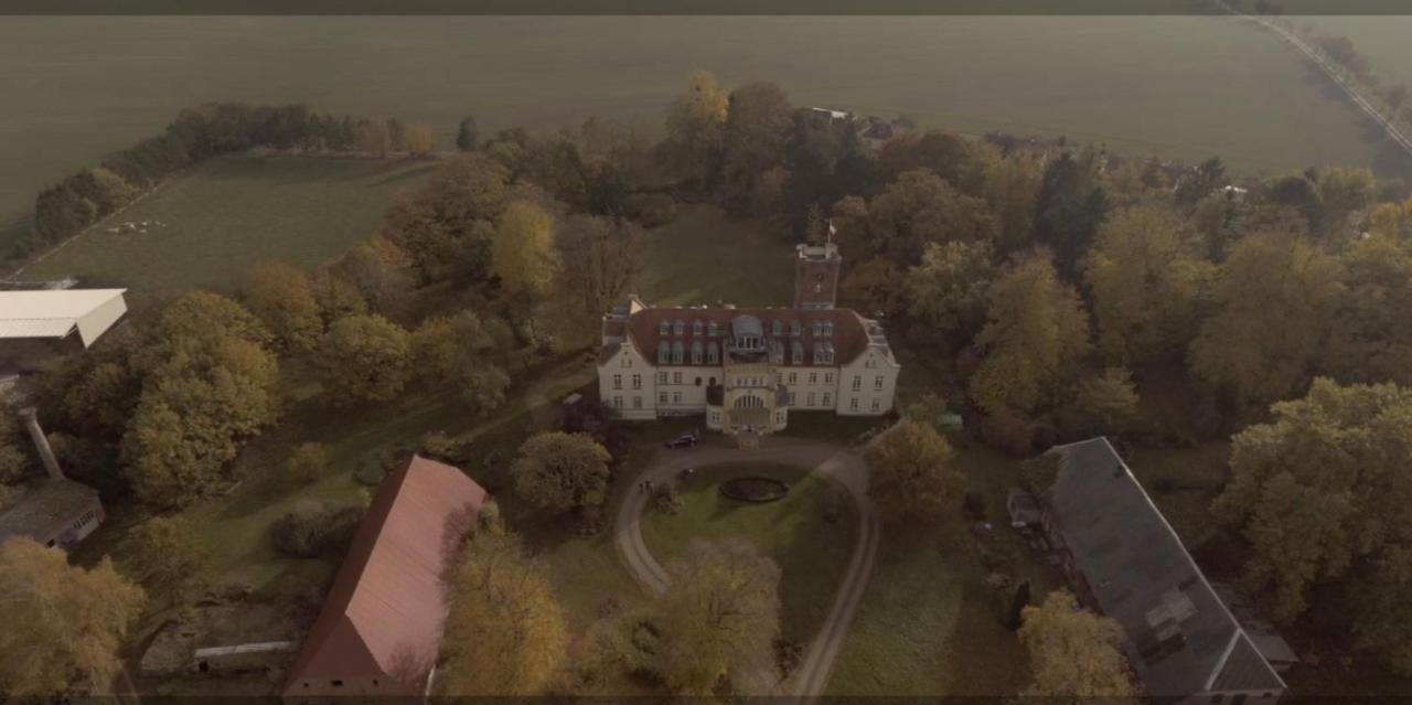 Schloss Lelkendorf Apartment Ulrichshusen Maisonette Fewo Mecklenburger Seenplatte Mit Dachterrasse Naehe Ostsee 外观 照片